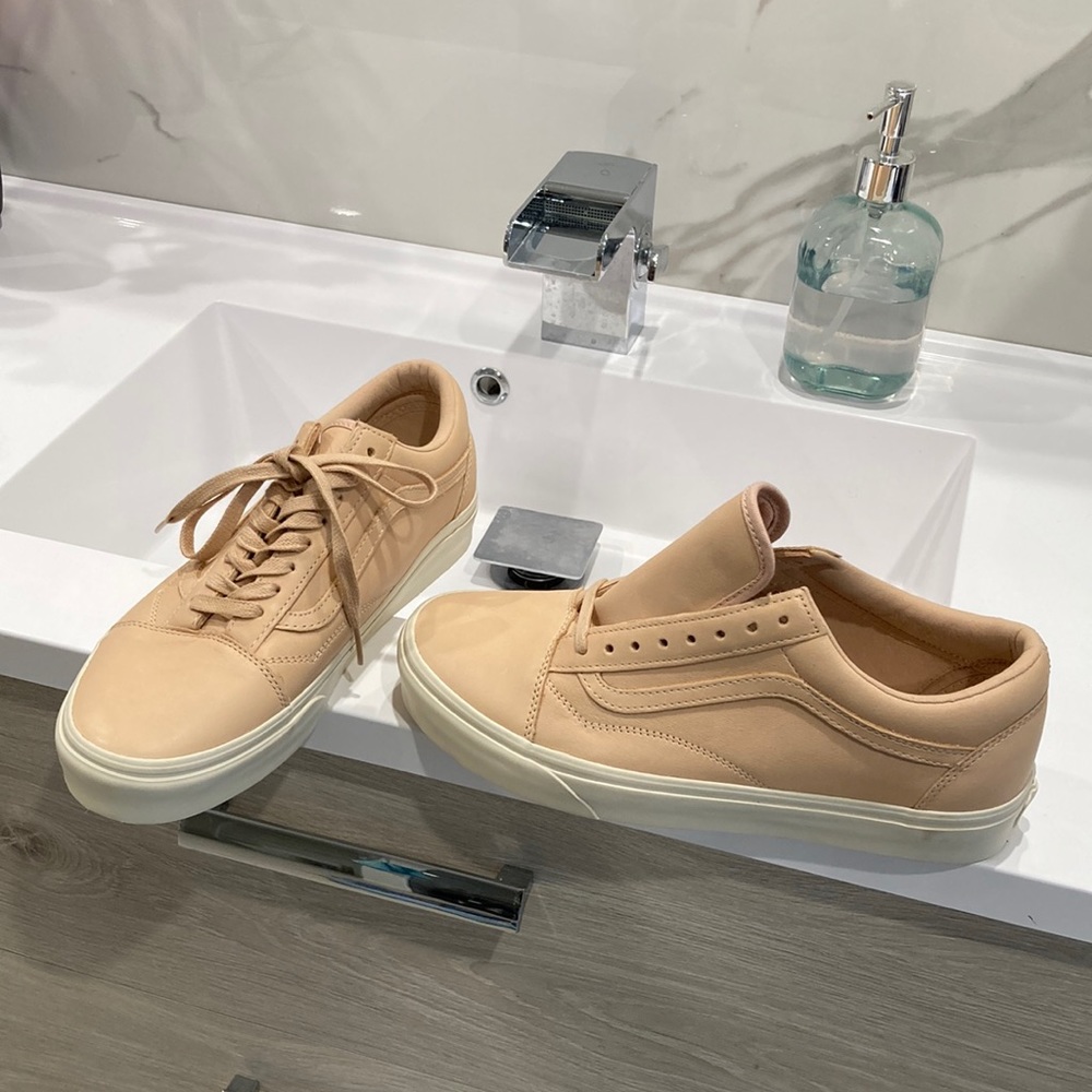 🌊BNWOB Tan Leather Vans Sneakers🌊